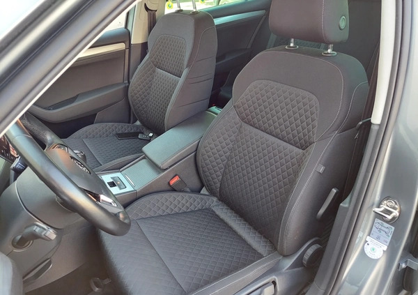 Skoda Superb cena 105900 przebieg: 74935, rok produkcji 2019 z Wieliczka małe 379